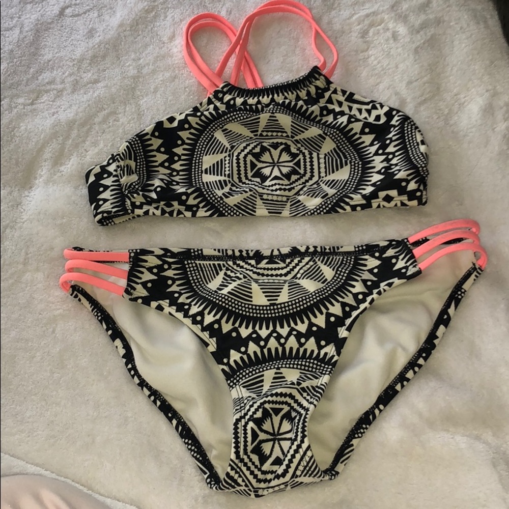 Good condition strappy halter bikini set